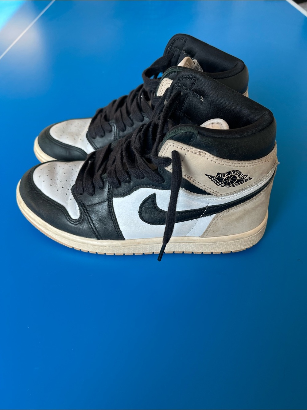 Women’s Air Jordan 1 Retro-Size 6